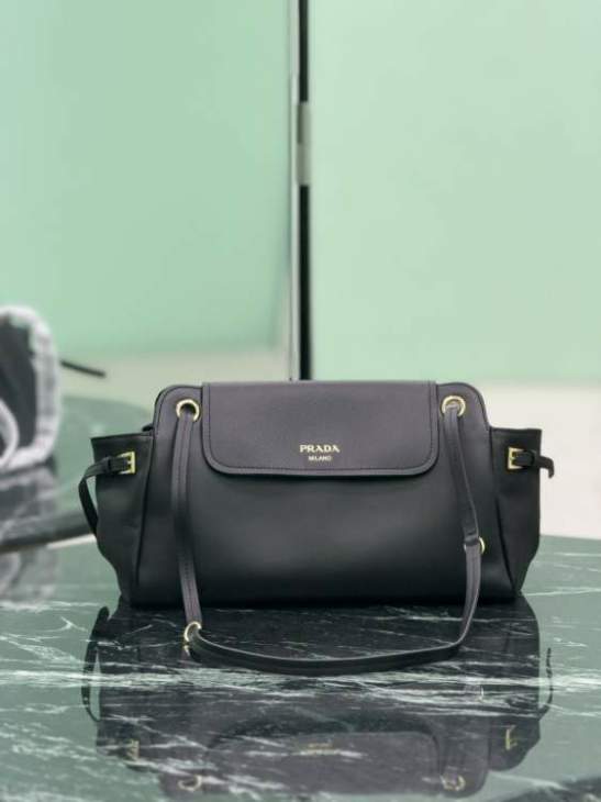 Picture of Prada Handbags _SKUfw234392930fw